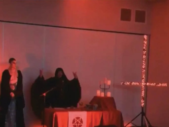 Ex satanista revela cómo trabajó para “destruir iglesias” y qué lo impidió