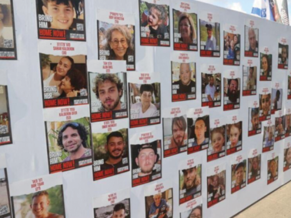 Nuevo informe: al menos 203 secuestrados, entre ellos 30 niños y adolescentes