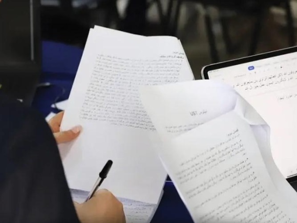 Los iraníes traducen en secreto la Biblia para compartir el Evangelio