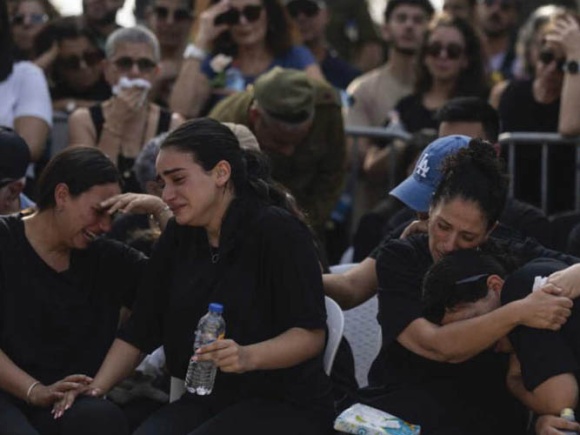 Doctor revela ‘milagros’ y actos de valentía que salvaron vidas durante el mortal ataque terrorista de Hamas contra Israel
