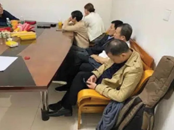 La policía invade una base misionera en China y arresta a cristianos durante el bautismo
