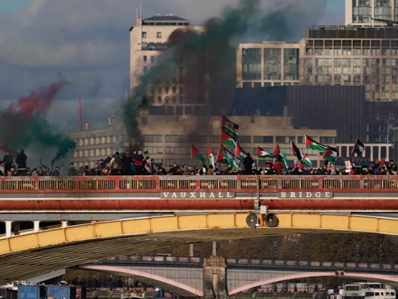 Marcha en Londres reúne a cientos de miles de manifestantes contra Israel