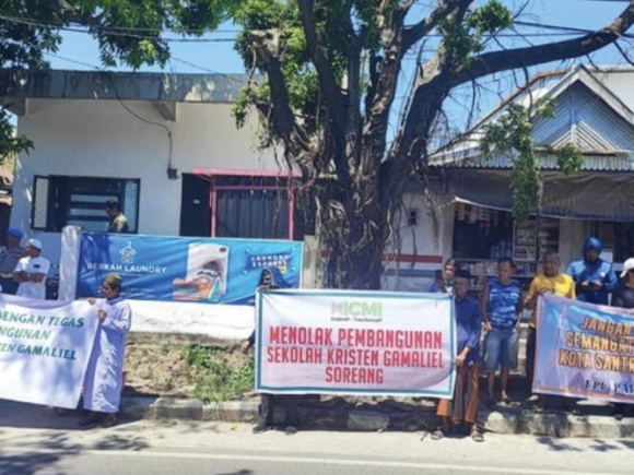 Los musulmanes impiden la construcción de una escuela cristiana en Indonesia