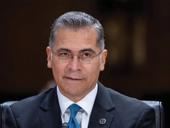 Pediatras luchan en los tribunales mientras el departamento de Salud y Servicios Humanos de Biden intenta obligarles a realizar procedimientos trans