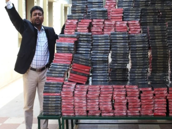 Al menos 743 idiomas ya tienen la Biblia completa