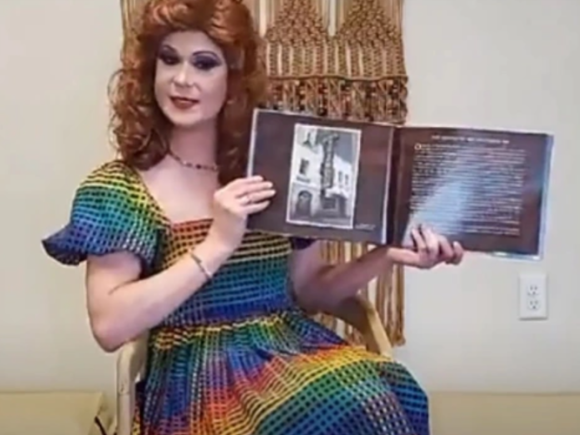 Drag queen cancela la hora del cuento en la iglesia después de una reacción violenta