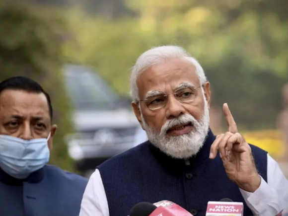Los cristianos rezan mientras la India acude a las urnas
