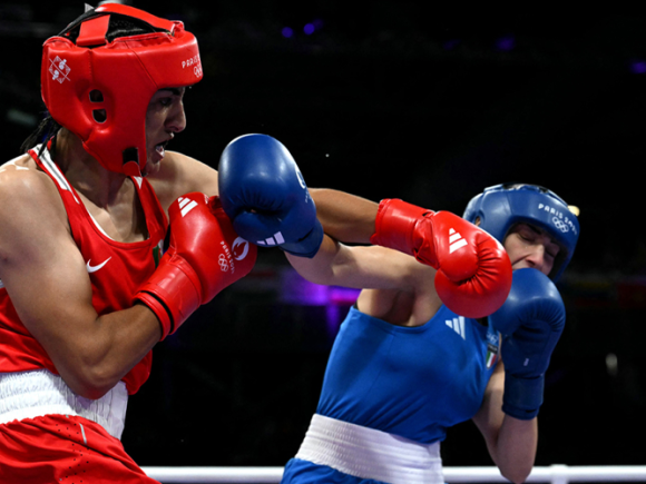 Boxeadora olímpica abandona y rompe a llorar tras combate de 46 segundos contra un competidor masculino