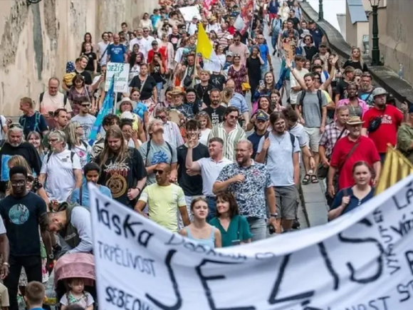 Más de 2.000 cristianos proclaman a Jesús en Praga